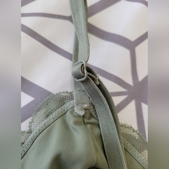 Lace Bralette - Picture 9 of 9